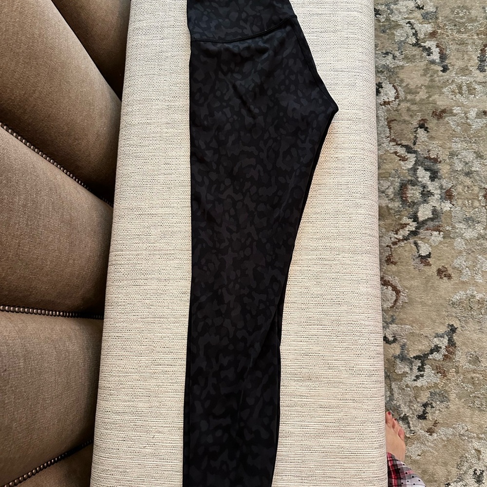 Lululemon black/grey Leopard Print Leggings
